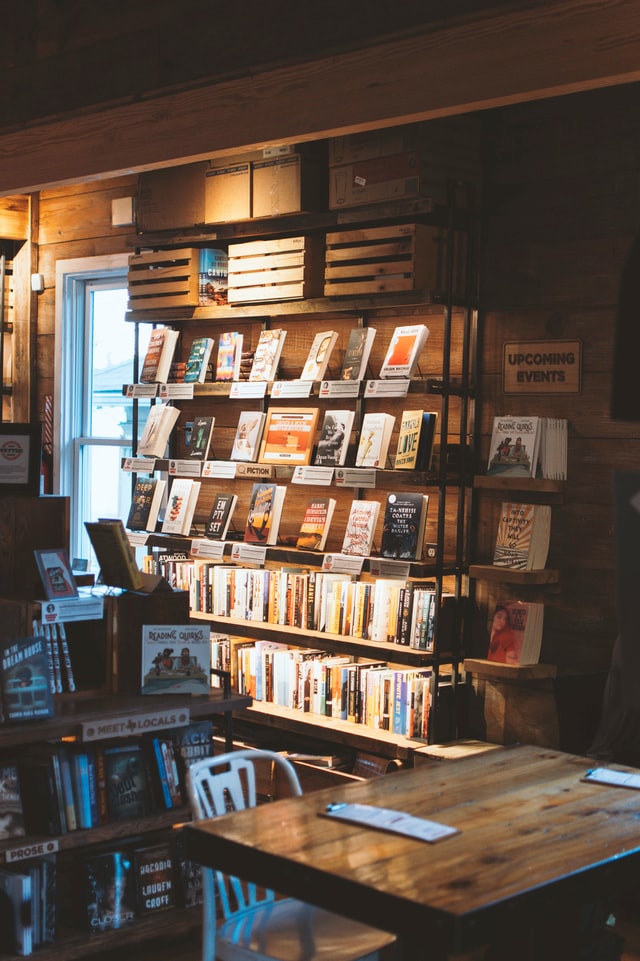 bookstore case